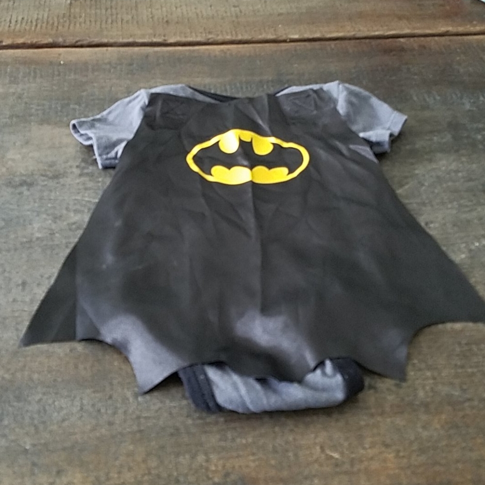 🦇 Batman Onesie - Picture 2 of 3